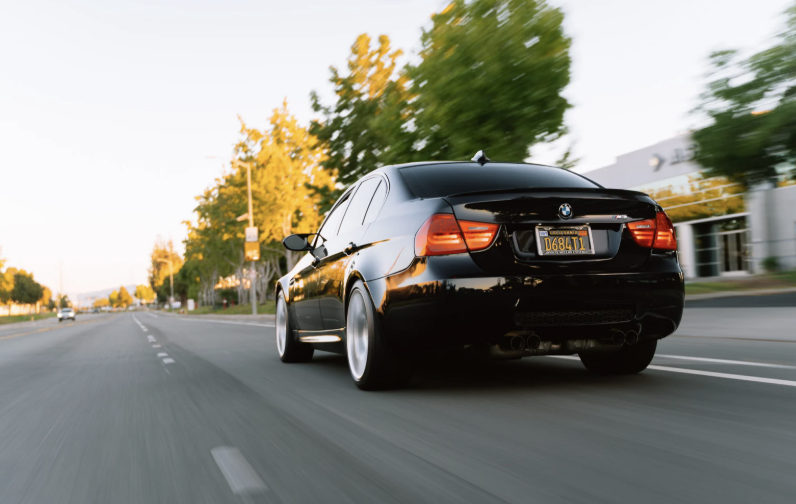 Graf měření výkonu a točivého momentu před a po chiptuningu